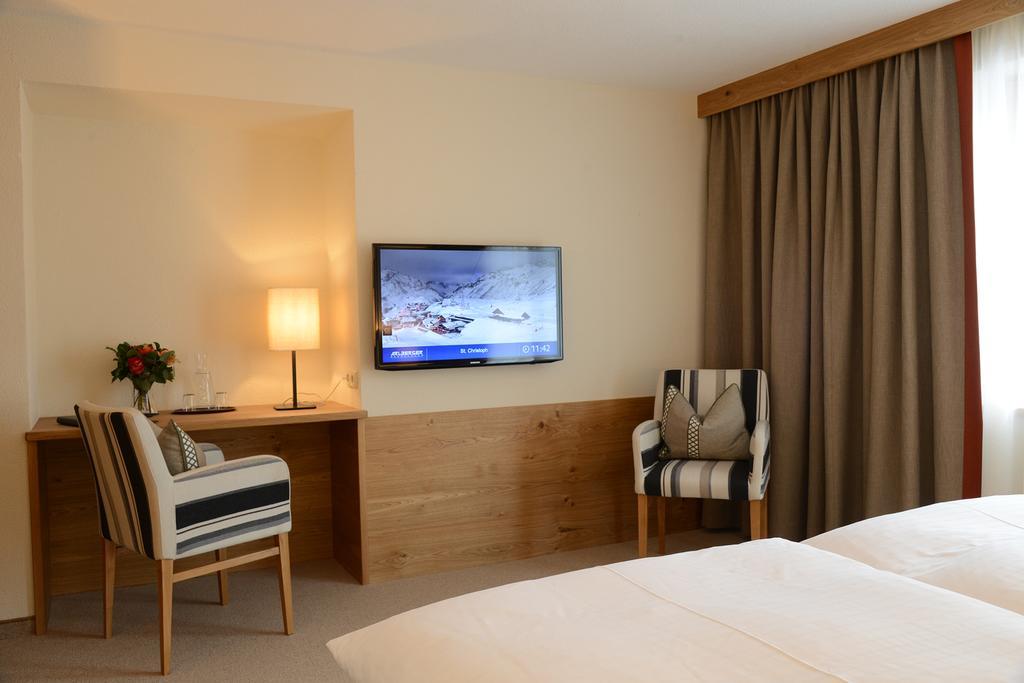 "Quality Hosts Arlberg" Hotel Garni Moessmer Sankt Anton am Arlberg Exterior photo