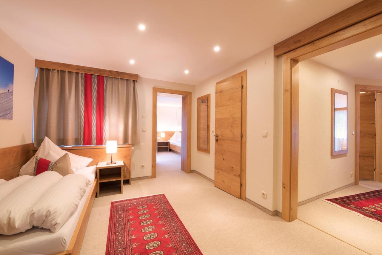 "Quality Hosts Arlberg" Hotel Garni Moessmer Sankt Anton am Arlberg Exterior photo