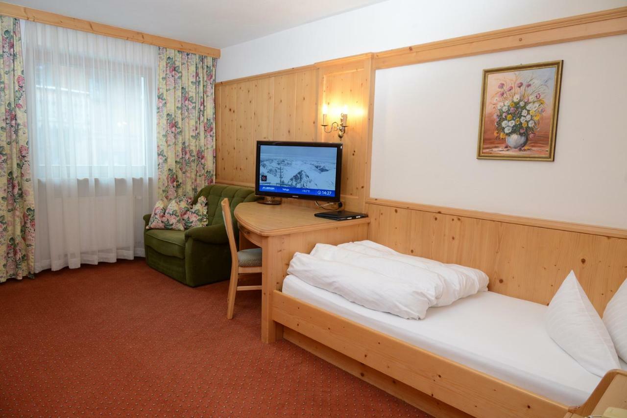 "Quality Hosts Arlberg" Hotel Garni Moessmer Sankt Anton am Arlberg Exterior photo